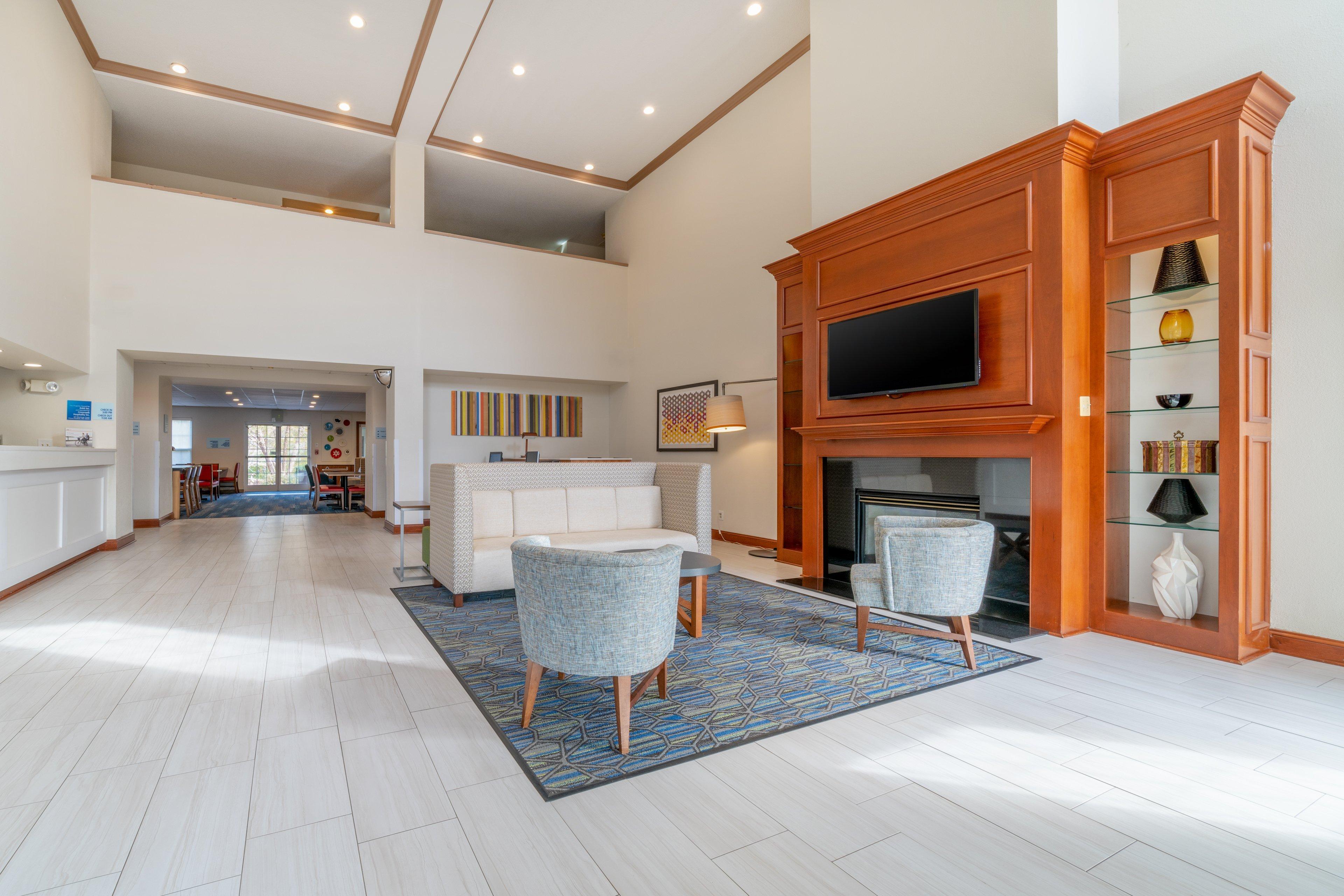 Holiday Inn Express Prince Frederick By Ihg Ngoại thất bức ảnh