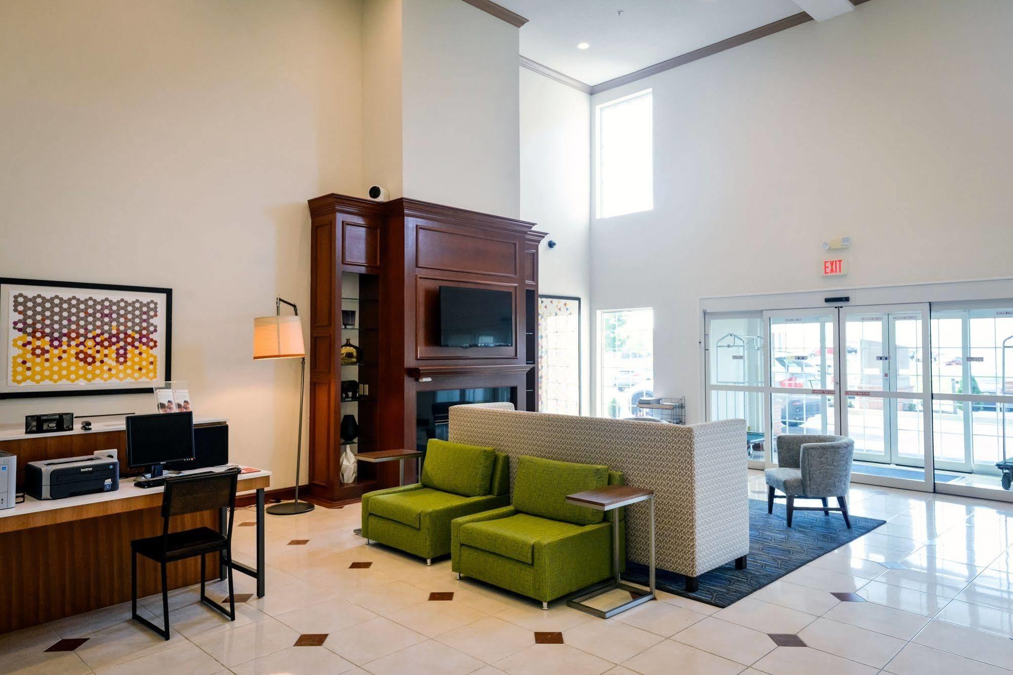 Holiday Inn Express Prince Frederick By Ihg Ngoại thất bức ảnh