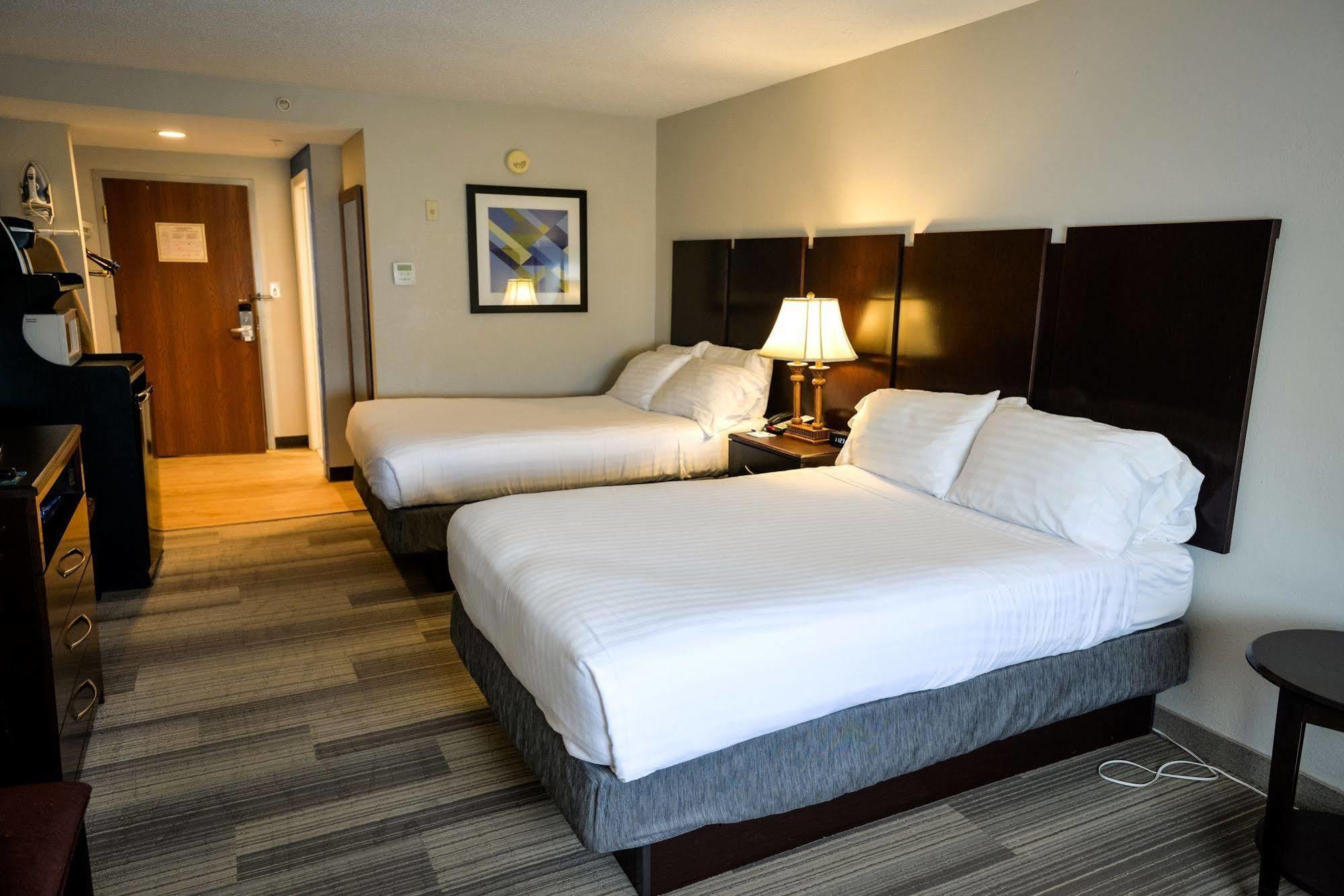 Holiday Inn Express Prince Frederick By Ihg Ngoại thất bức ảnh